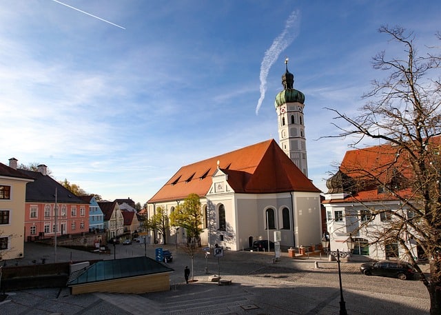 dachau altstadt bayern rathausplatz kirche